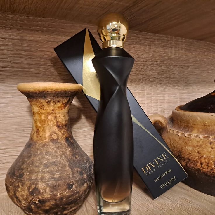 ادوپرفیوم دیواین دارک ولوِت Divine Dark Velvet EDP